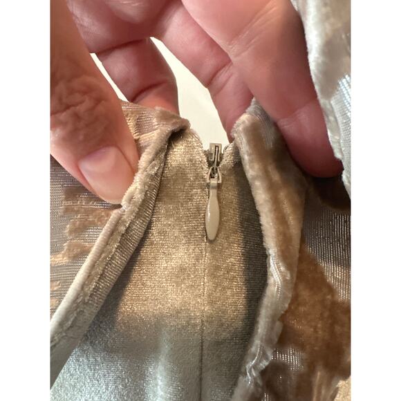 Self-Portrait Velvet Devore Wrap Dress NWT Champagne Grey Size 2 - Picture 7 of 13